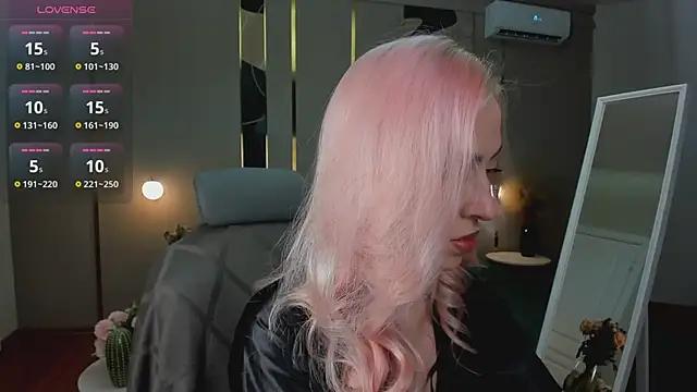 _Miss_Valentina_ from StripChat is Freechat
