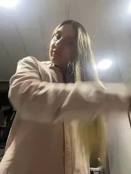_Sarah_Honey_ from StripChat is Freechat