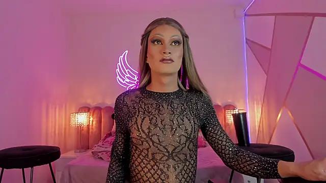 Girls and cam to cam: Watch as these sophisticated entertainers uncover their stunning costumes and curvaceous curves online!