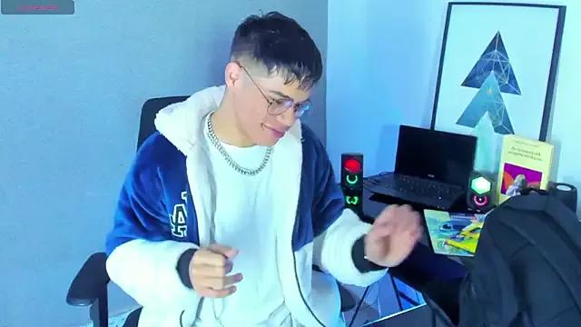 _Tommyy_777 from StripChat is Freechat