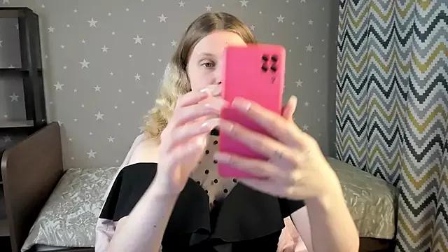 _Velvet_peach_ from StripChat is Freechat