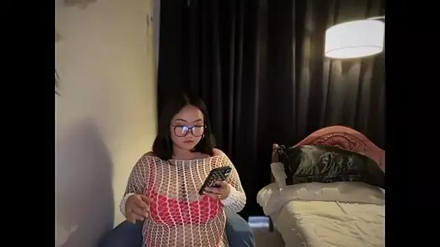 Girls and cam to cam: Watch as these sophisticated entertainers uncover their stunning costumes and curvaceous curves online!
