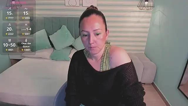 Girls and cam to cam: Watch as these sophisticated entertainers uncover their stunning costumes and curvaceous curves online!