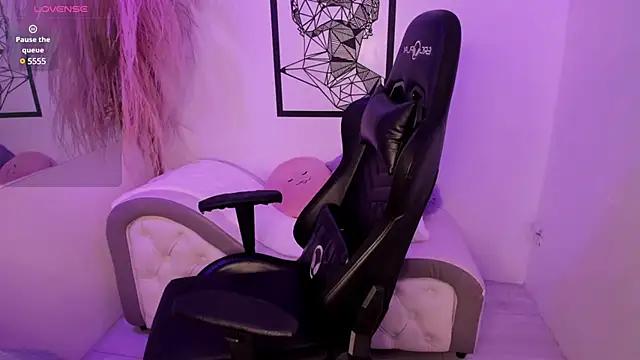 Girls and cam to cam: Watch as these sophisticated entertainers uncover their stunning costumes and curvaceous curves online!