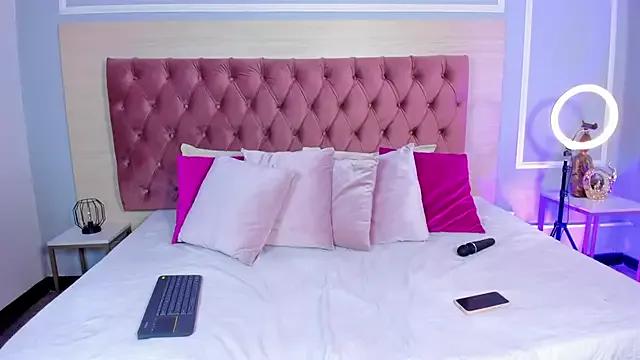 Girls and cam to cam: Watch as these sophisticated entertainers uncover their stunning costumes and curvaceous curves online!