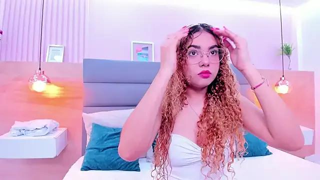 abril_dolly from StripChat is Freechat