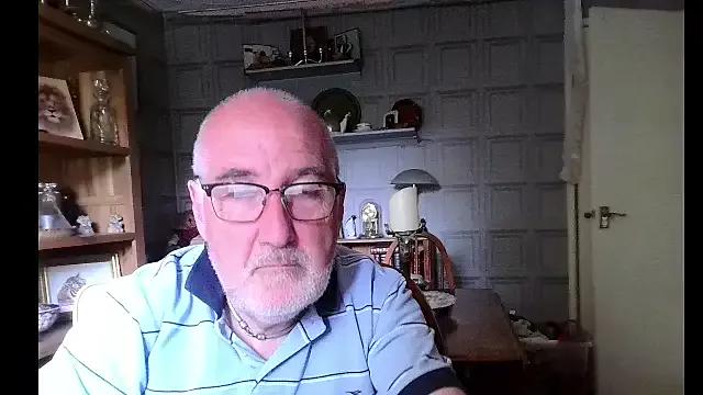 Adamdaddybear from StripChat is Freechat