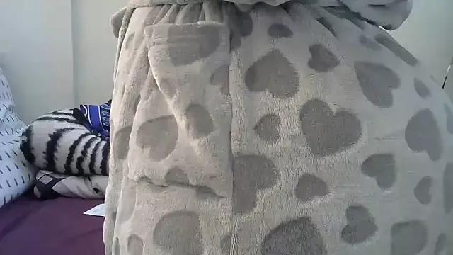 AddictiveAssCurves from StripChat is Freechat
