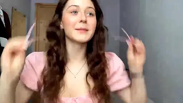 Adel_strongwoman from StripChat is Freechat