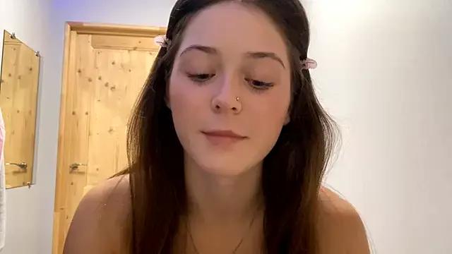 Adel_strongwoman from StripChat is Freechat
