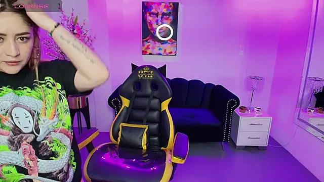 Agatha_luxx from StripChat
