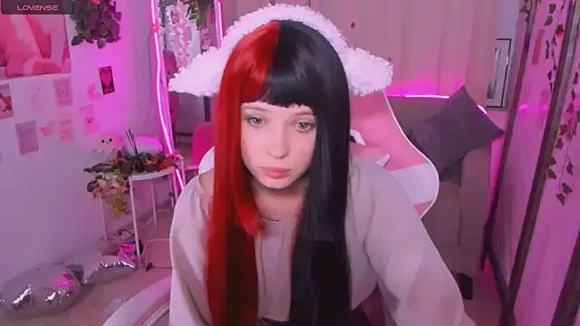 Girls and cam to cam: Watch as these sophisticated entertainers uncover their stunning costumes and curvaceous curves online!