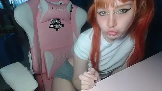 alaiinarosee from StripChat is Freechat