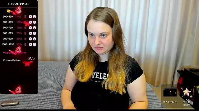 AlanaBrox from StripChat is Freechat