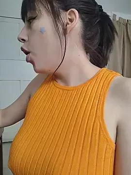 AlanaDesire from StripChat is Freechat