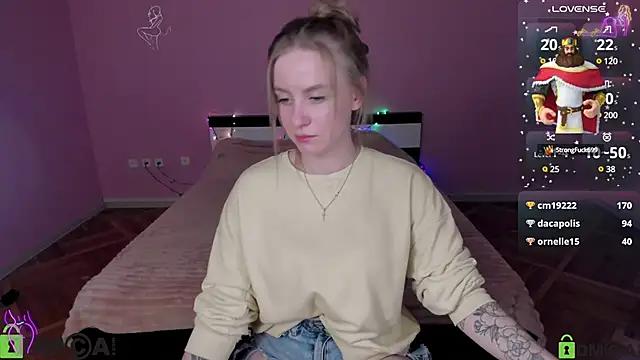 Girls and cam to cam: Watch as these sophisticated entertainers uncover their stunning costumes and curvaceous curves online!