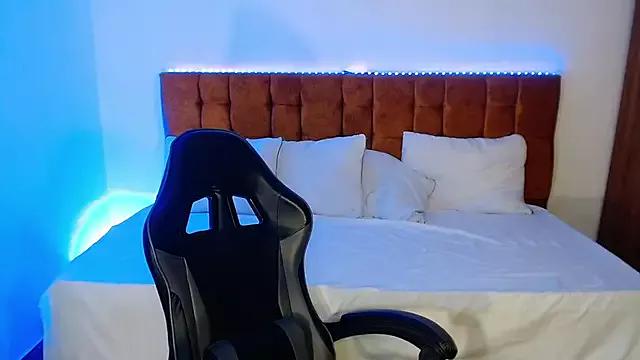 Girls and cam to cam: Watch as these sophisticated entertainers uncover their stunning costumes and curvaceous curves online!