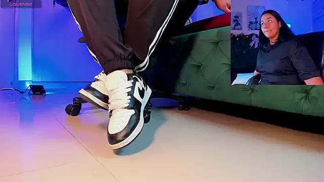 Girls and cam to cam: Watch as these sophisticated entertainers uncover their stunning costumes and curvaceous curves online!