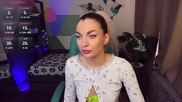 Girls and cam to cam: Watch as these sophisticated entertainers uncover their stunning costumes and curvaceous curves online!