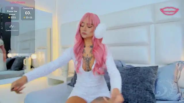 AliceBanks from StripChat is Freechat