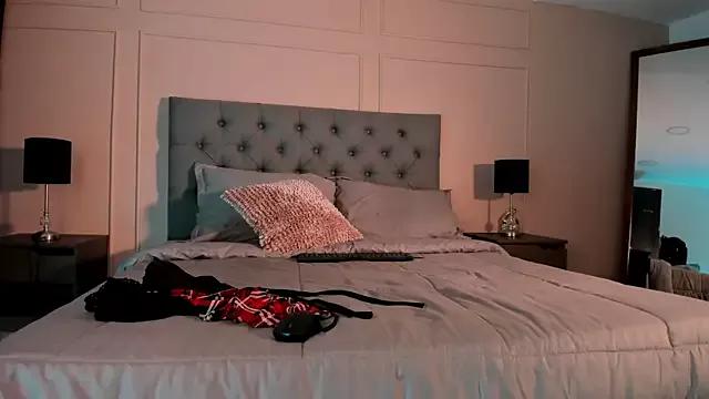 Girls and cam to cam: Watch as these sophisticated entertainers uncover their stunning costumes and curvaceous curves online!