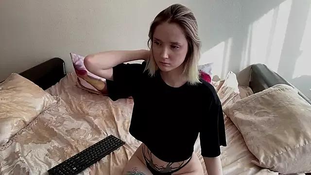 AliceSteele from StripChat is Freechat