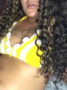 AliceXmoore from StripChat is Freechat