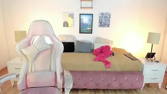 Girls and cam to cam: Watch as these sophisticated entertainers uncover their stunning costumes and curvaceous curves online!