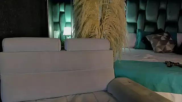 Girls and cam to cam: Watch as these sophisticated entertainers uncover their stunning costumes and curvaceous curves online!