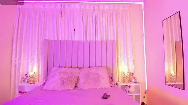 Girls and cam to cam: Watch as these sophisticated entertainers uncover their stunning costumes and curvaceous curves online!