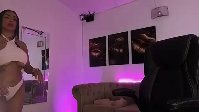 Girls and cam to cam: Watch as these sophisticated entertainers uncover their stunning costumes and curvaceous curves online!