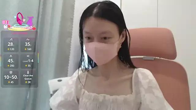 AlinaBaby_T from StripChat is Freechat