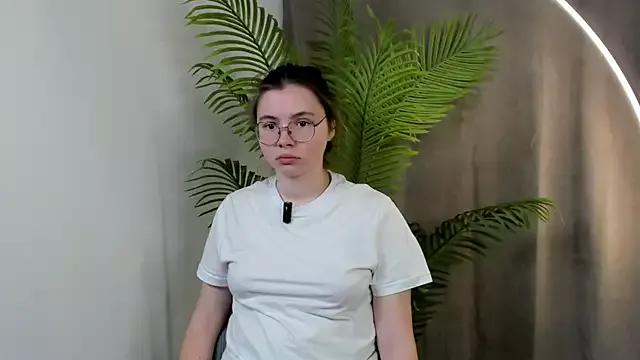 AlisaBerey from StripChat is Freechat