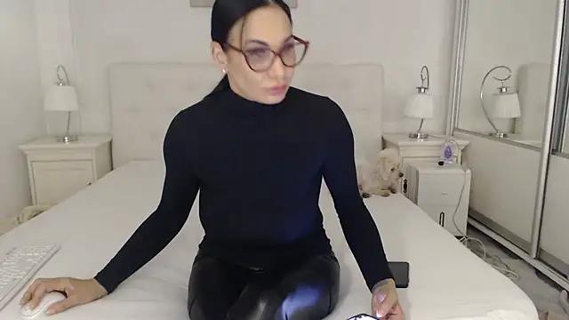 Girls and cam to cam: Watch as these sophisticated entertainers uncover their stunning costumes and curvaceous curves online!