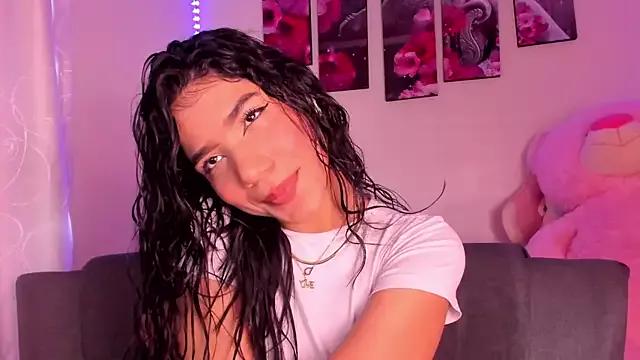 Alissarhys26 from StripChat is Freechat