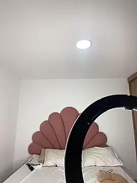 alissradiante1 from StripChat is Freechat