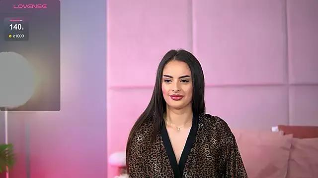 AlmaLuv from StripChat is Freechat