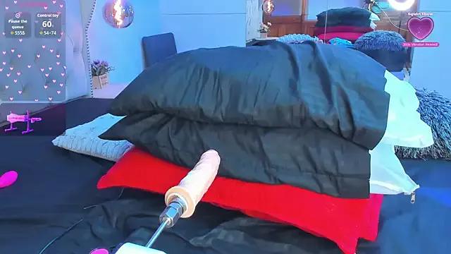 Girls and cam to cam: Watch as these sophisticated entertainers uncover their stunning costumes and curvaceous curves online!