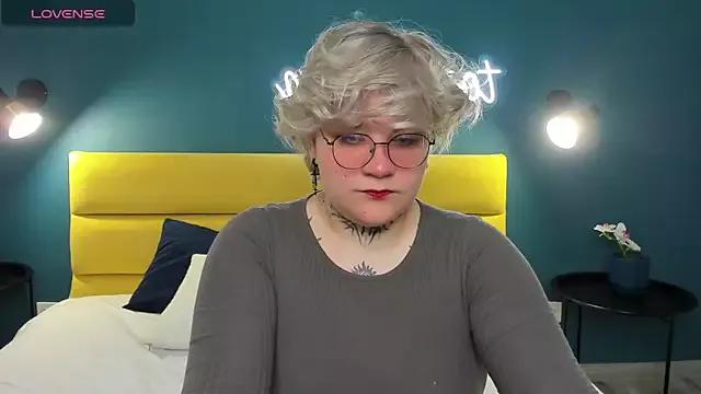 Girls and cam to cam: Watch as these sophisticated entertainers uncover their stunning costumes and curvaceous curves online!