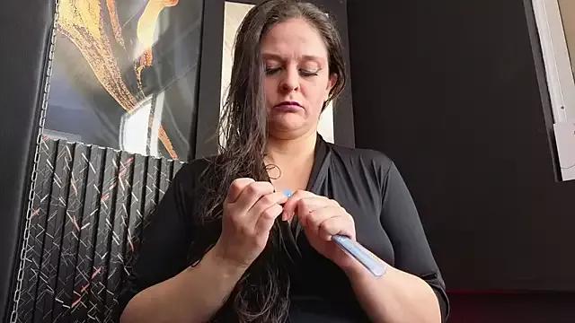 Girls and cam to cam: Watch as these sophisticated entertainers uncover their stunning costumes and curvaceous curves online!