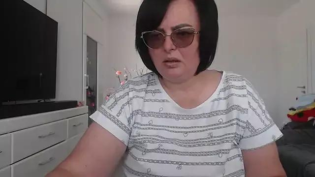Girls and cam to cam: Watch as these sophisticated entertainers uncover their stunning costumes and curvaceous curves online!