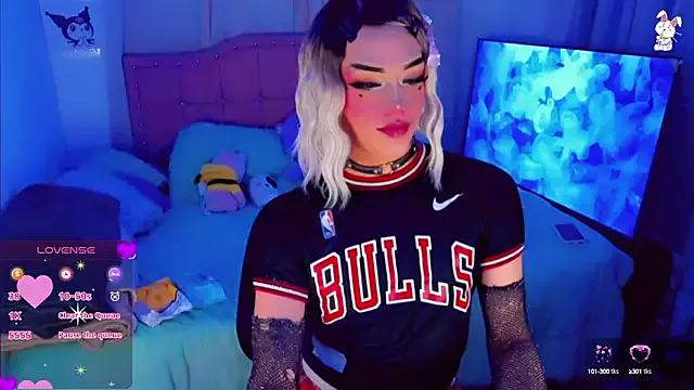 Girls and cam to cam: Watch as these sophisticated entertainers uncover their stunning costumes and curvaceous curves online!