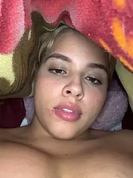 Amber-77 from StripChat is Freechat