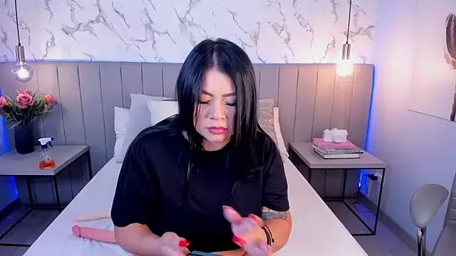 Girls and cam to cam: Watch as these sophisticated entertainers uncover their stunning costumes and curvaceous curves online!