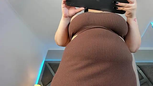 Girls and cam to cam: Watch as these sophisticated entertainers uncover their stunning costumes and curvaceous curves online!