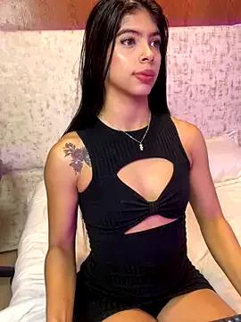 Ambersfoxx from StripChat is Freechat