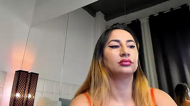 AmiraRees from StripChat is Freechat