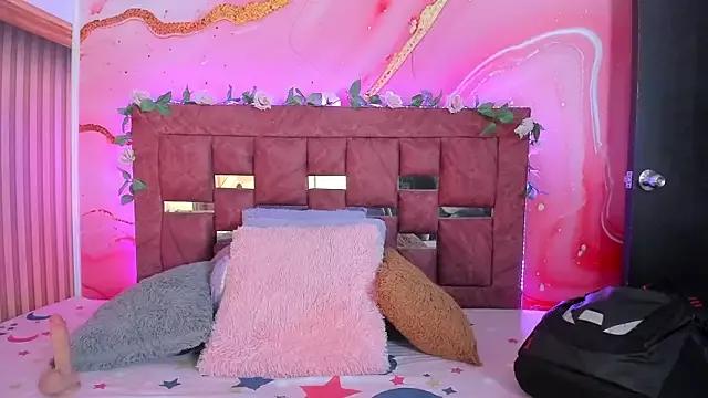 Girls and cam to cam: Watch as these sophisticated entertainers uncover their stunning costumes and curvaceous curves online!