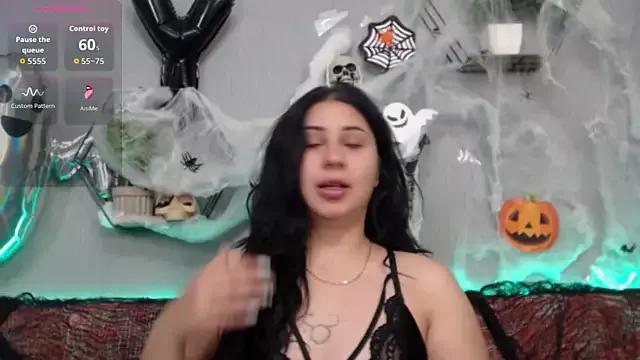 AnaysDivine from StripChat is Freechat