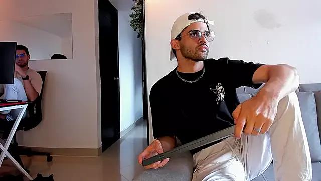 andrewChris_ from StripChat is Freechat